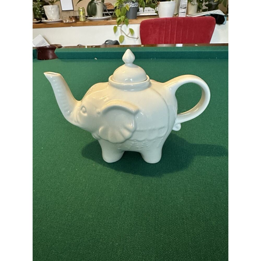 Dash of That White Elephant Teapot Ceramic 7” Tall – Dishwasher & Microwave Safe